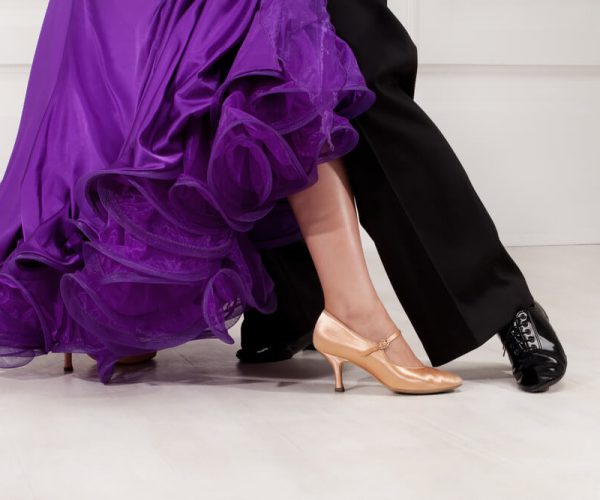Como escolher o sapato correto para dança de salão?