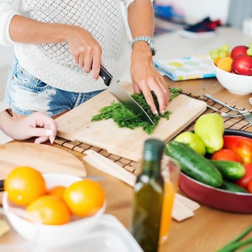 Alimentação balanceada e dieta restritiva: qual é mais milagrosa?