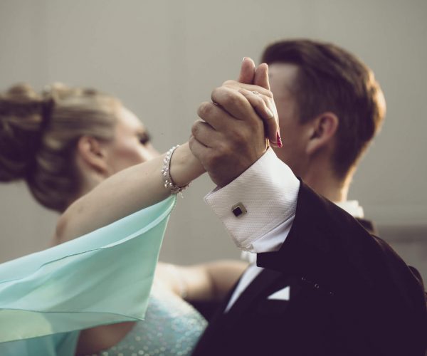 Conheça os tipos de valsa e tire suas dúvidas sobre a dança