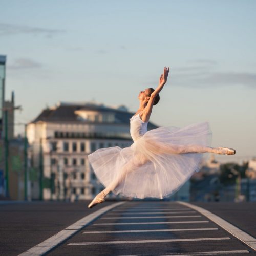 Aprenda como levar o estilo de bailarina para as ruas e caprichar no look