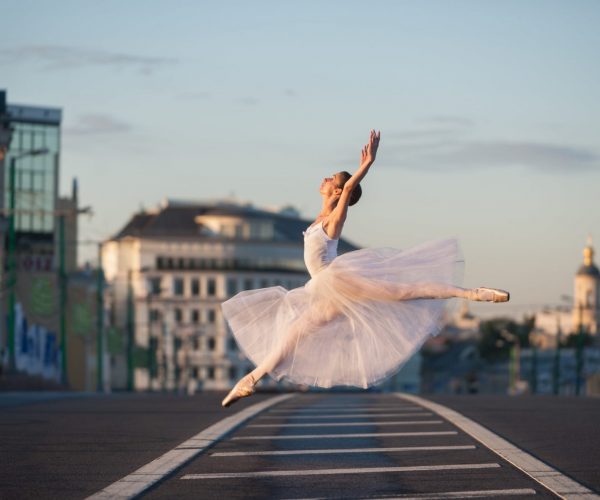 Aprenda como levar o estilo de bailarina para as ruas e caprichar no look