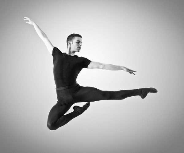 4 homens bailarinos famosos que nos mostram que homem também dança