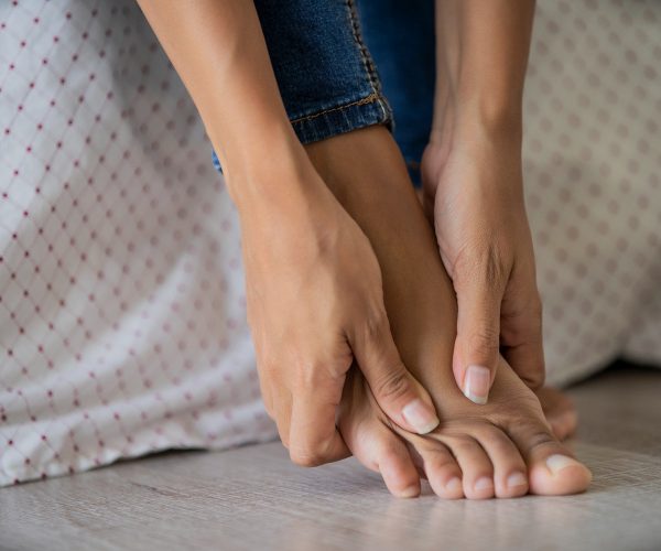 5 técnicas de massagens para os pés que você pode fazer em casa