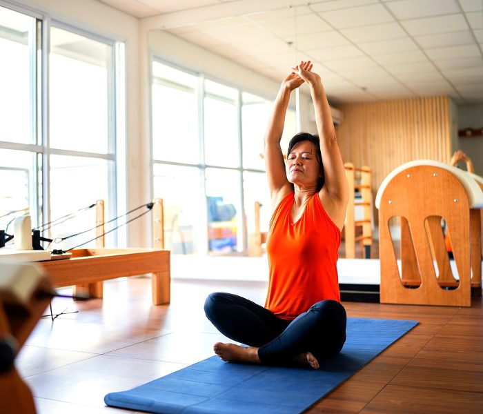 Conheça as diferenças entre pilates solo e em aparelho