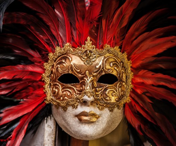 Conheça a história de Pierrot, Colombina e Arlequim