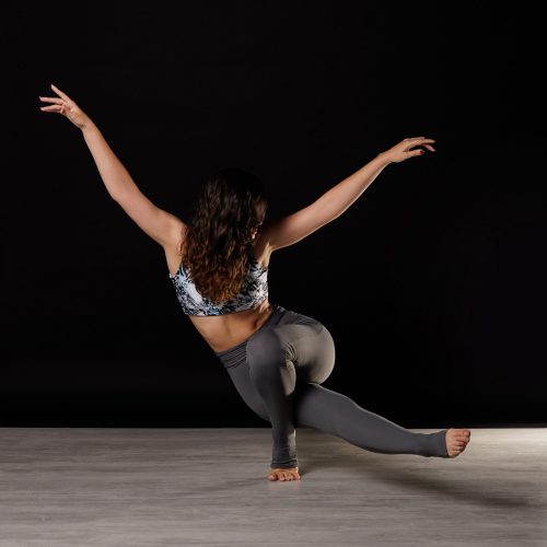 Amanda Sophia no Evidence Lovers: resistir também é arte.